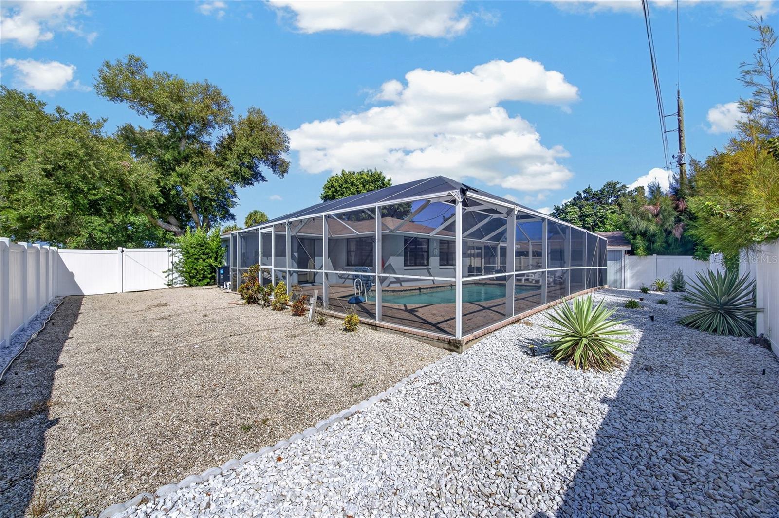 3135 NOCTURNE RD — photo 35