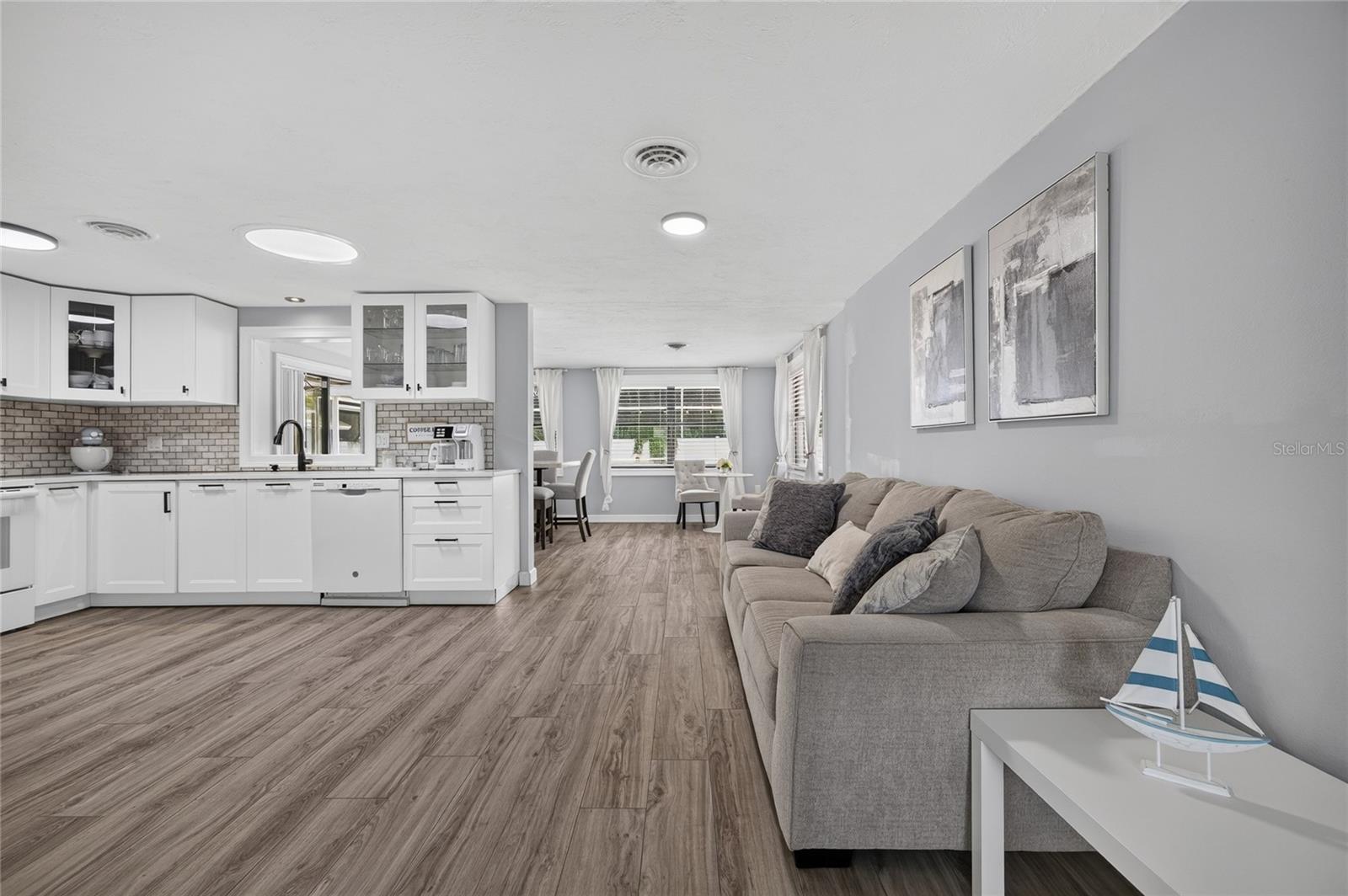 3135 NOCTURNE RD — photo 8