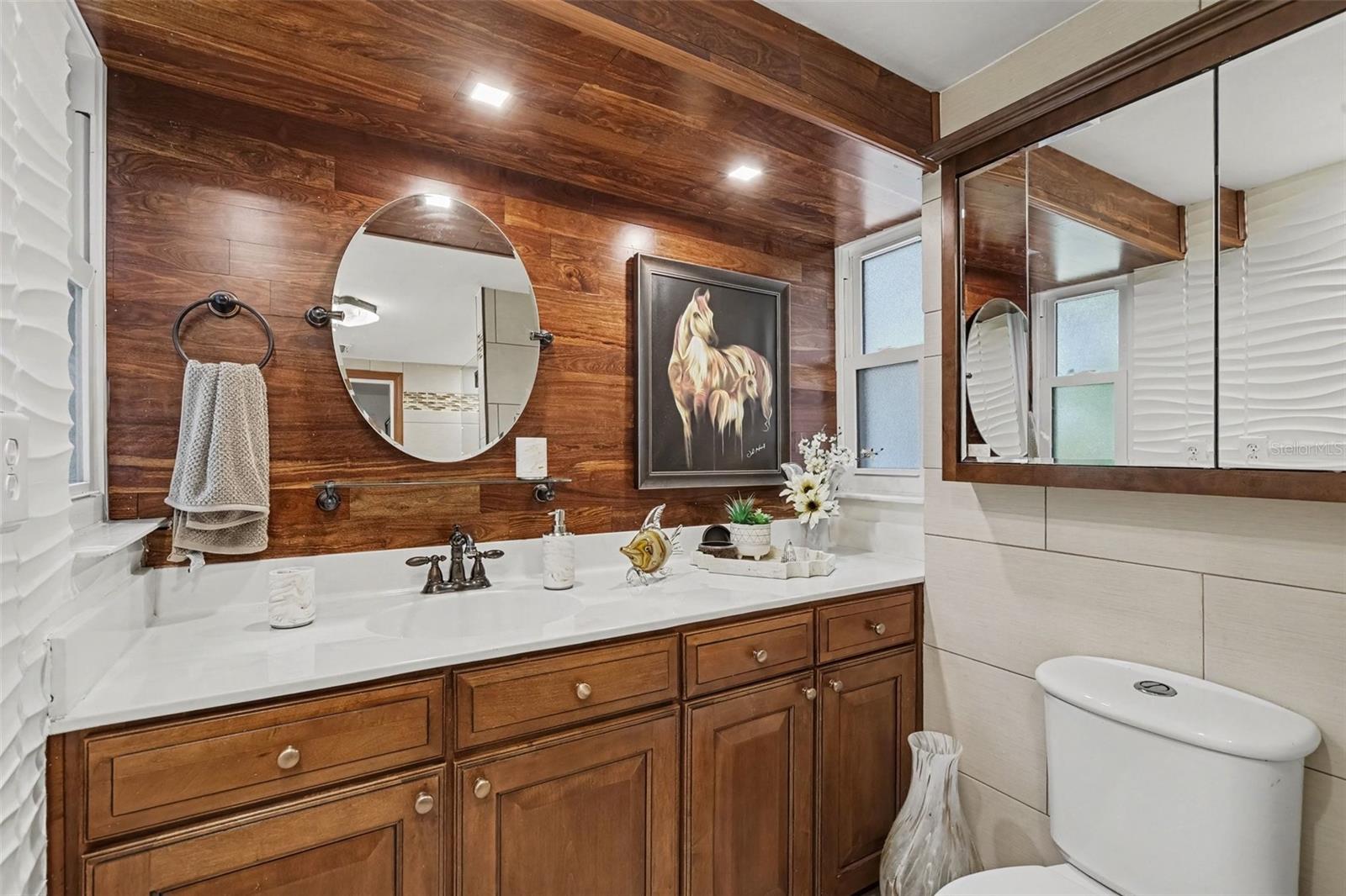 1308 OAKCREST DR — photo 23