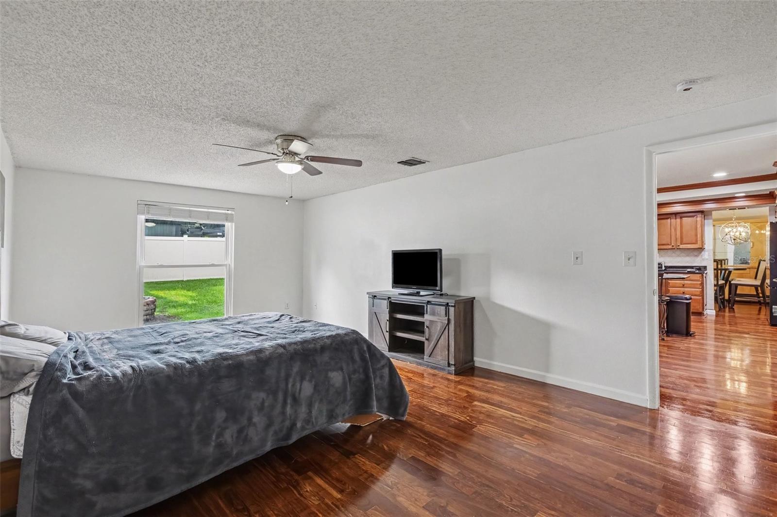 1308 OAKCREST DR — photo 22