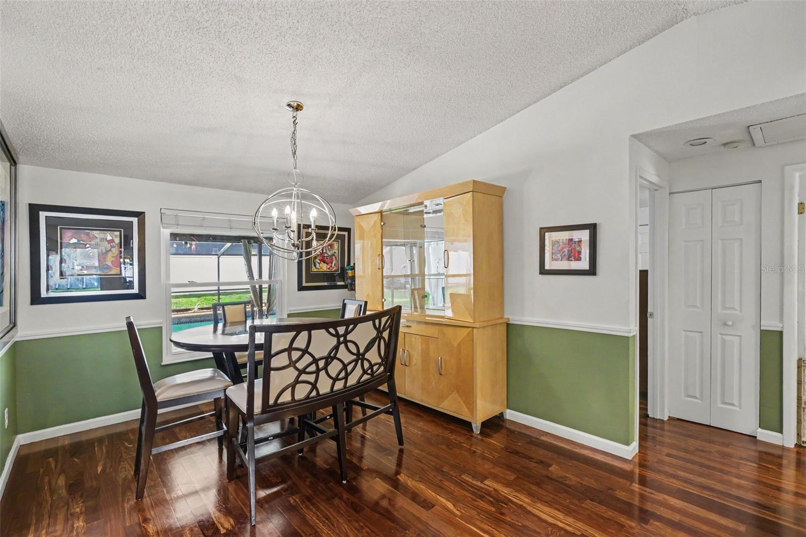 1308 OAKCREST DR — photo 16