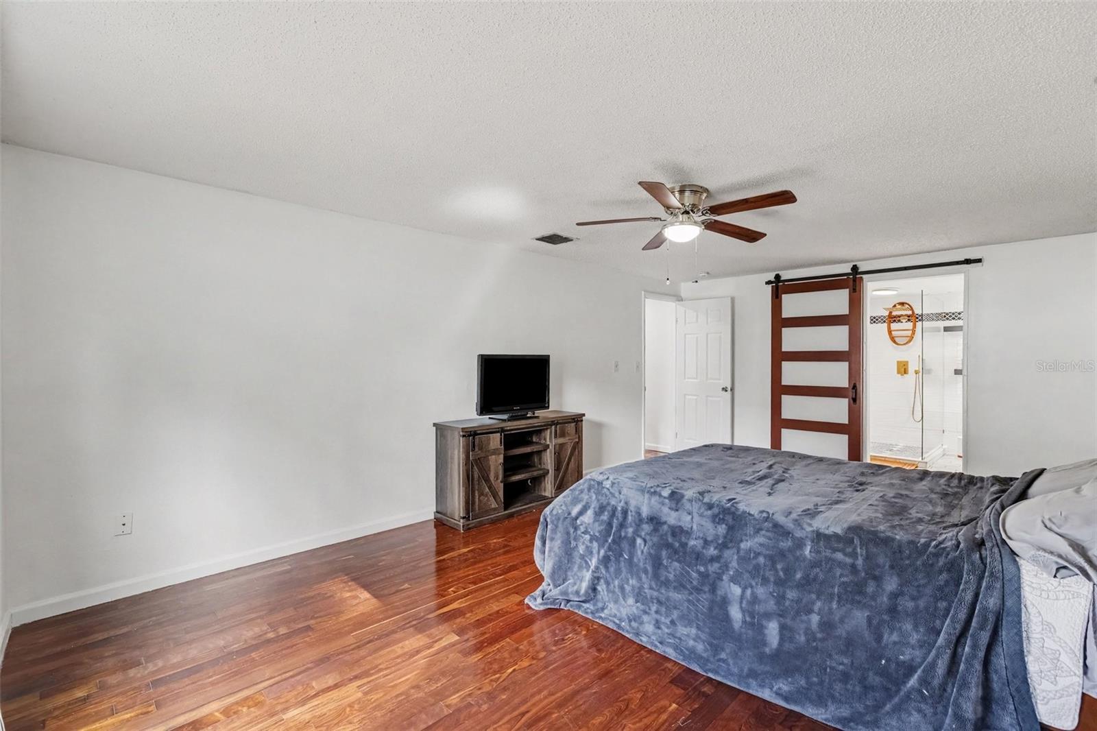 1308 OAKCREST DR — photo 21