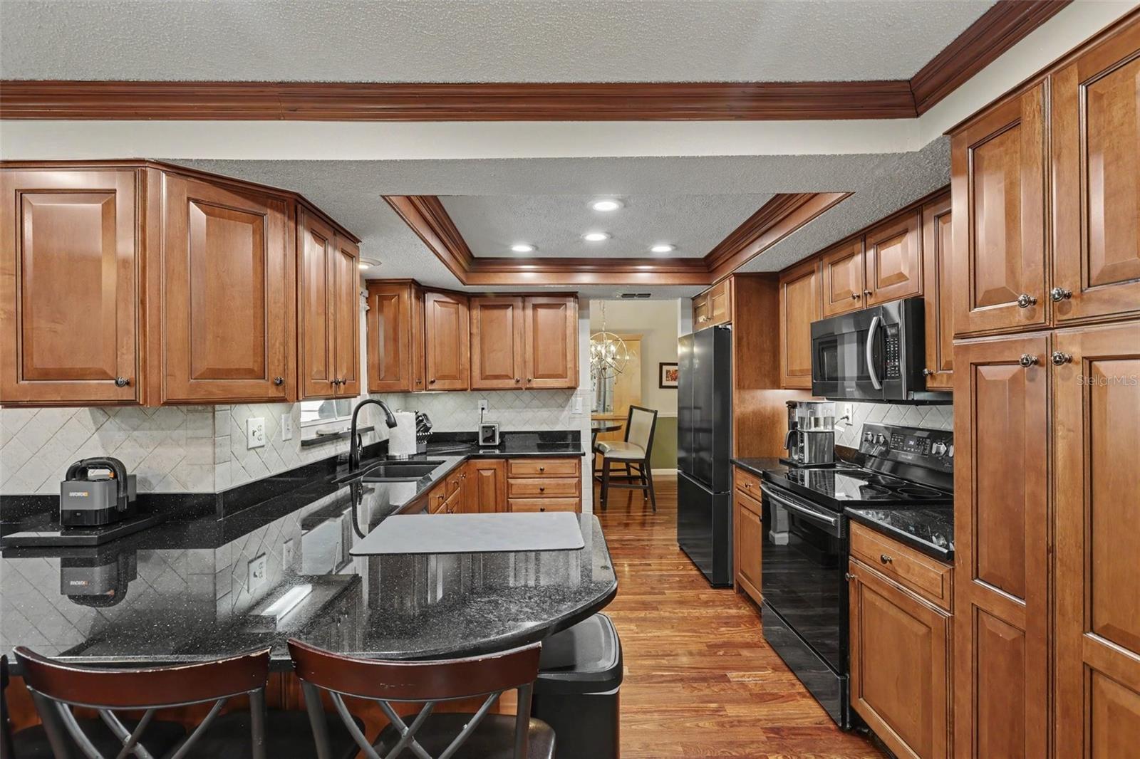 1308 OAKCREST DR — photo 19