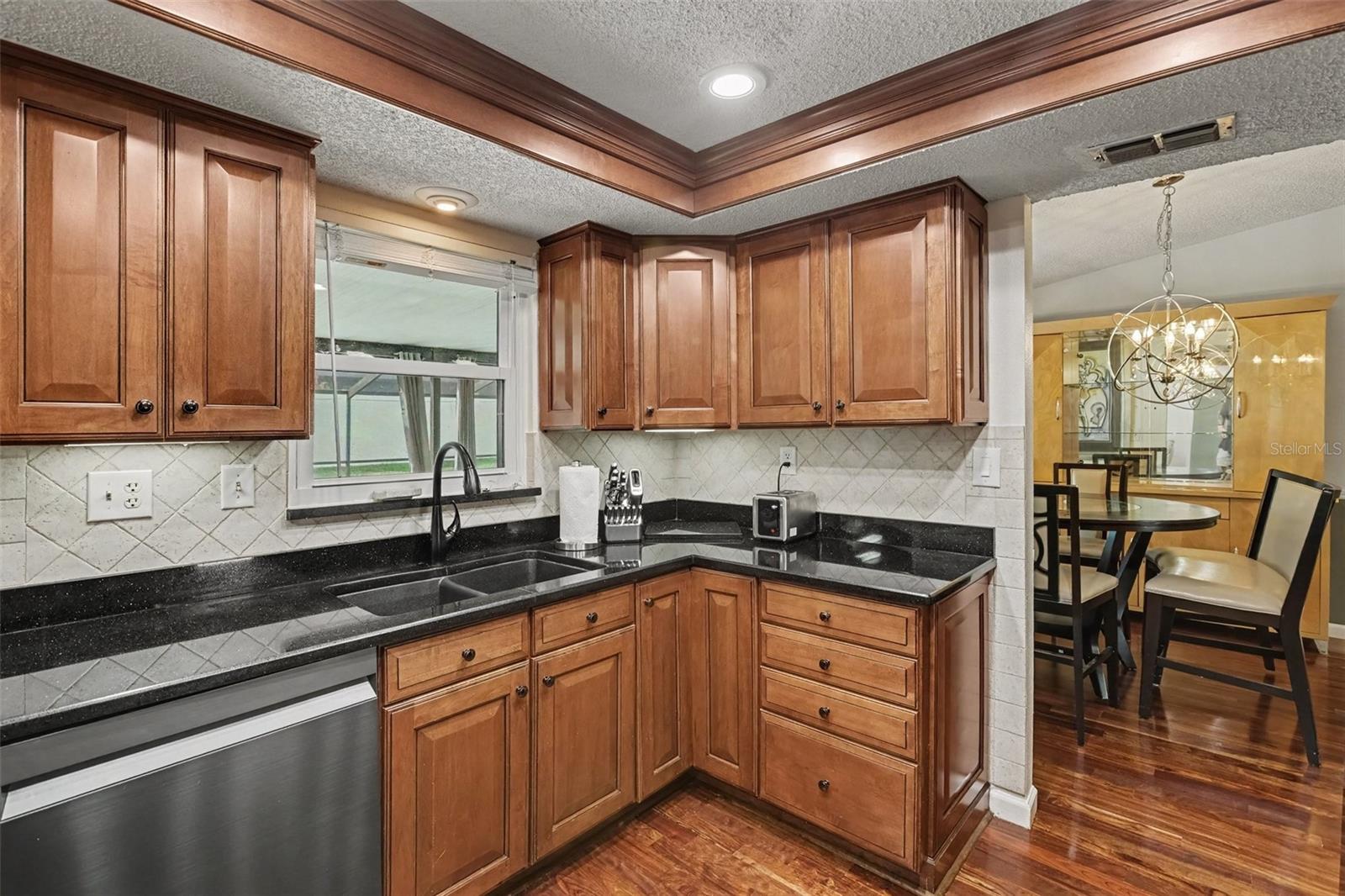 1308 OAKCREST DR — photo 20