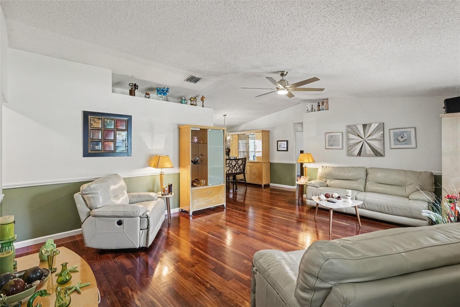 1308 OAKCREST DR — photo 15