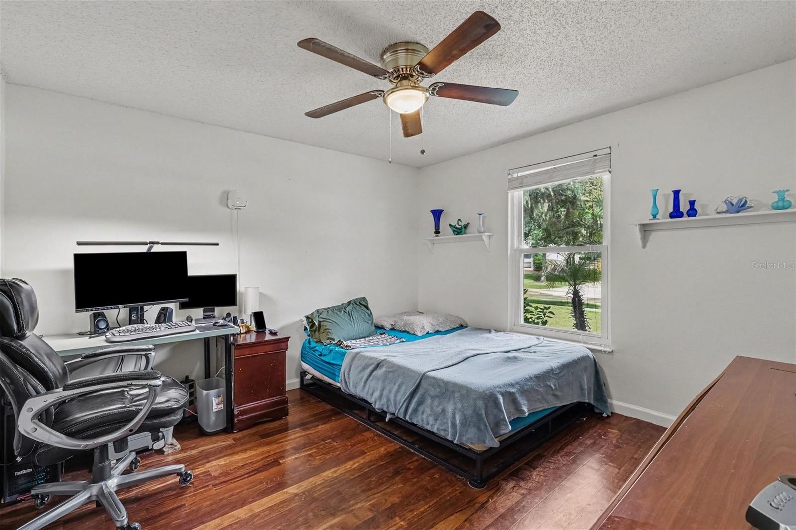 1308 OAKCREST DR — photo 9