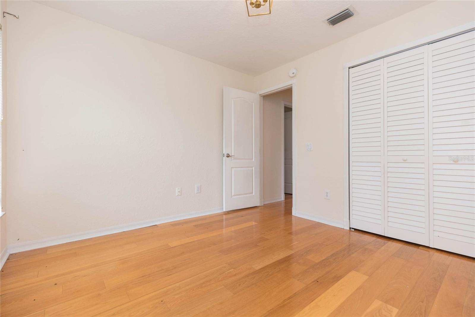 5161 STERLING MANOR DR — photo 17
