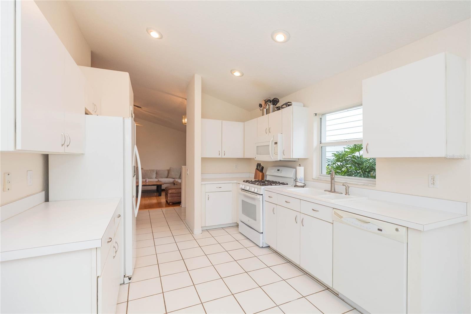 5161 STERLING MANOR DR — photo 14