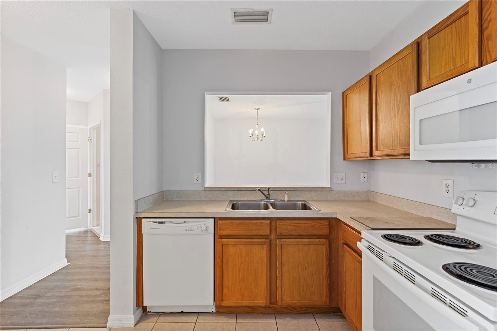 9519 NEWDALE WAY #201 — photo 5