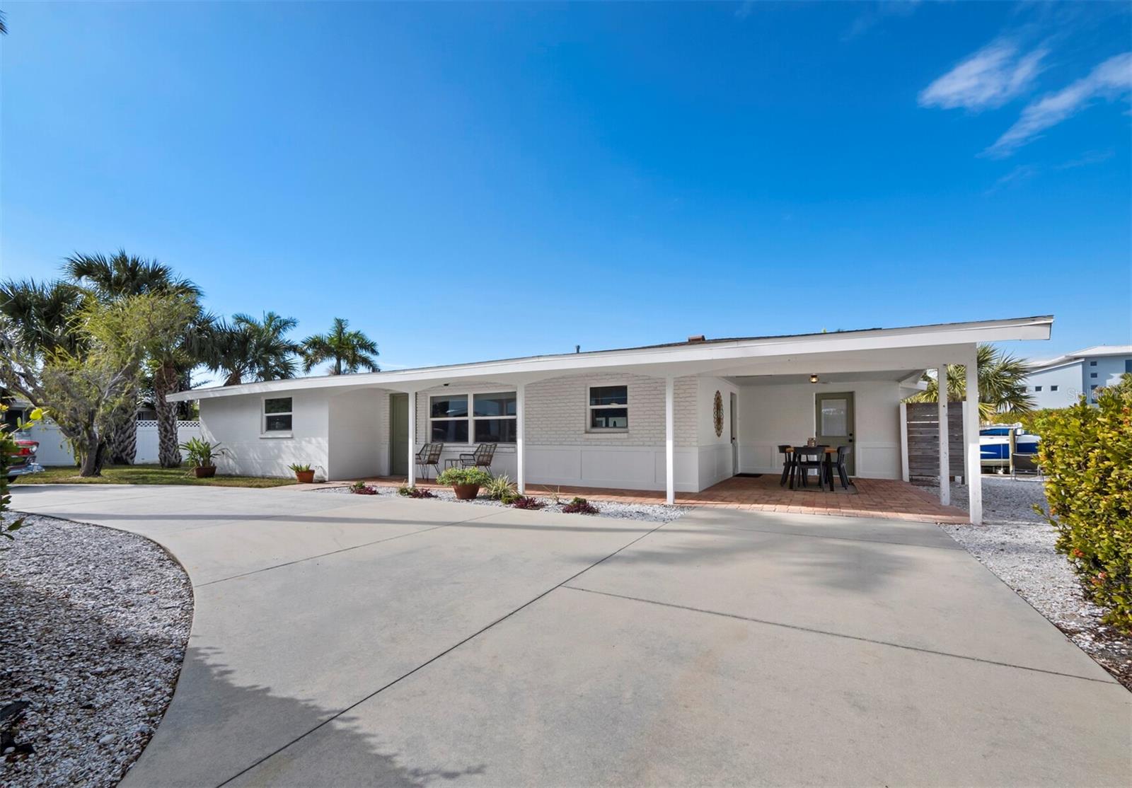 691 TARAWITT DR — photo 4
