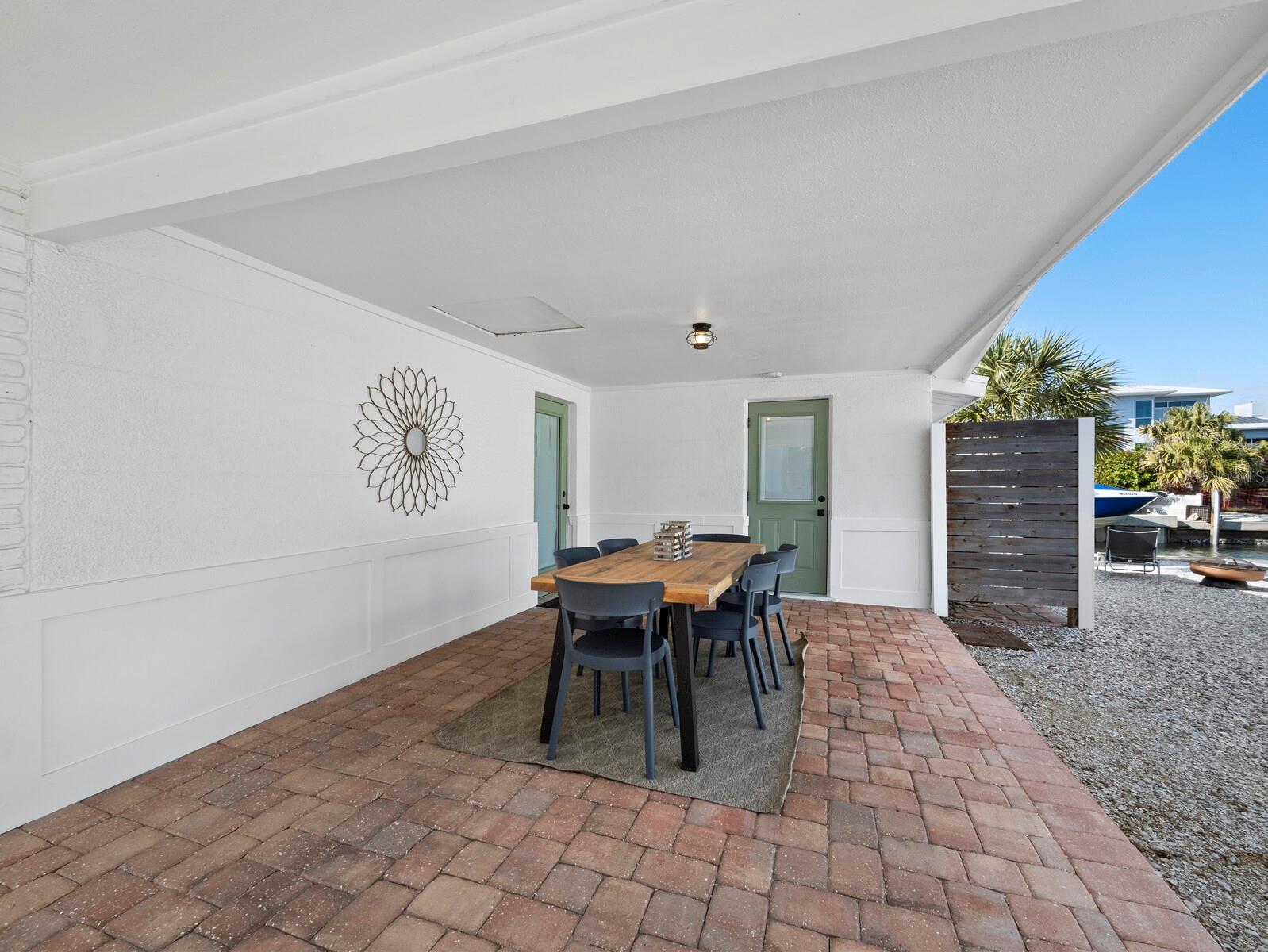 691 TARAWITT DR — photo 26