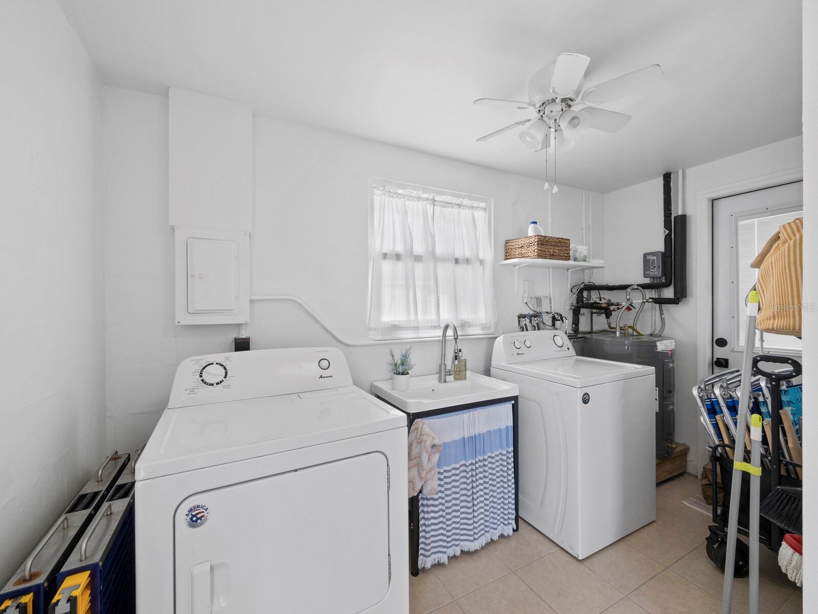 691 TARAWITT DR — photo 20