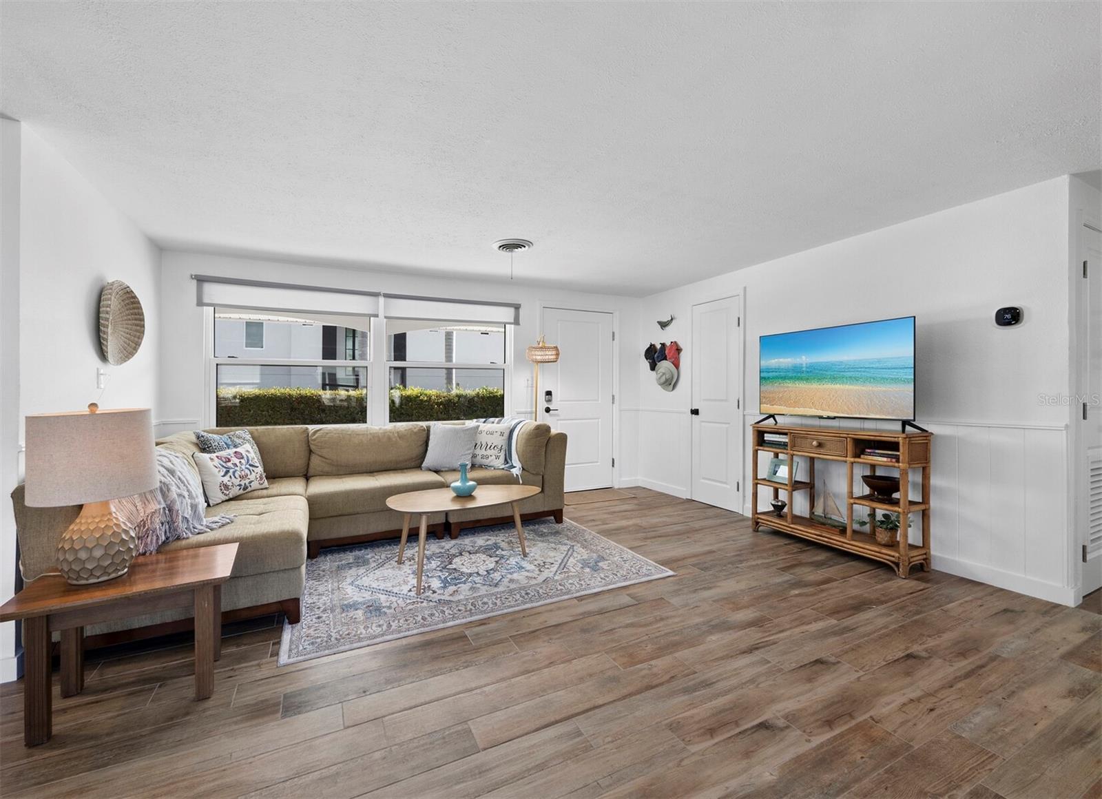691 TARAWITT DR — photo 11