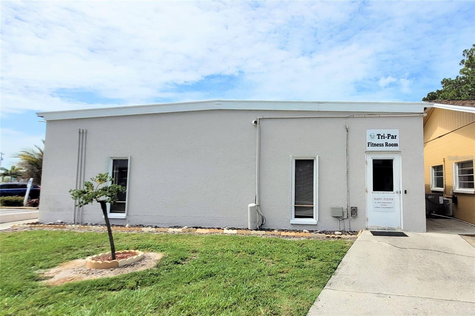 1812 CYPRESS POINT LN — photo 40