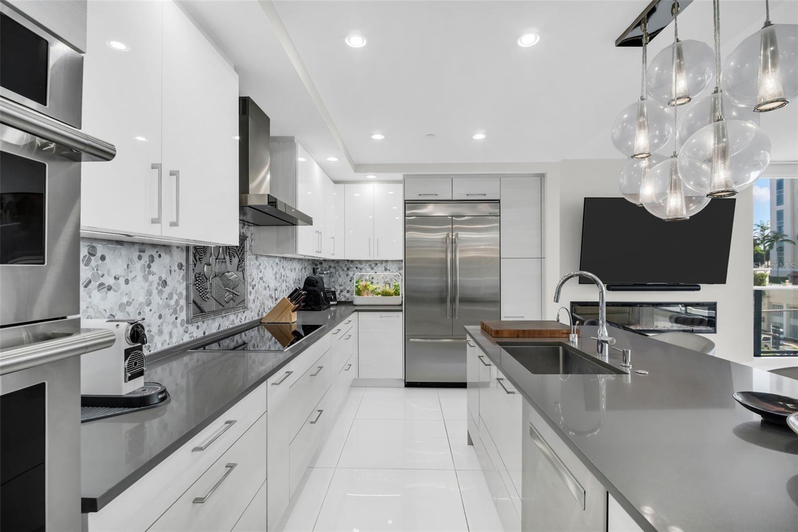 100 1ST AVE N #305 — photo 3