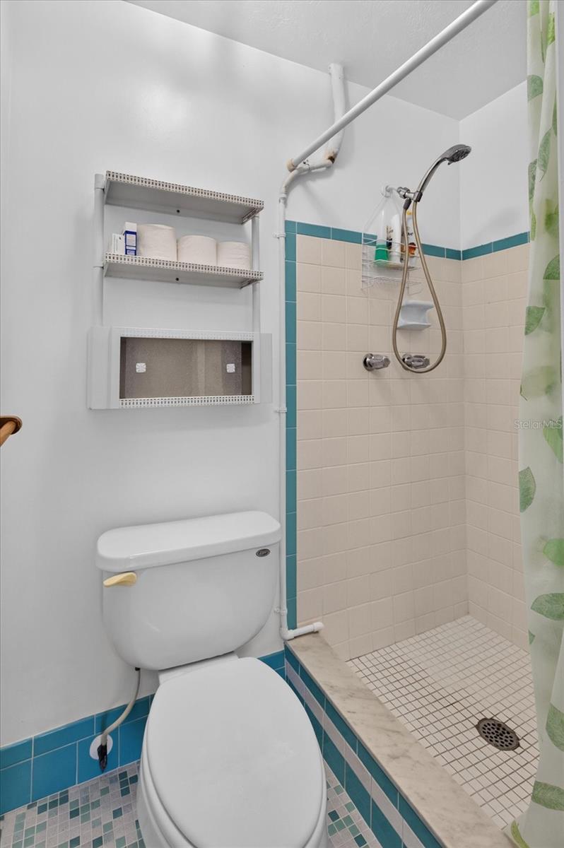 4843 CALAIS DR — photo 44