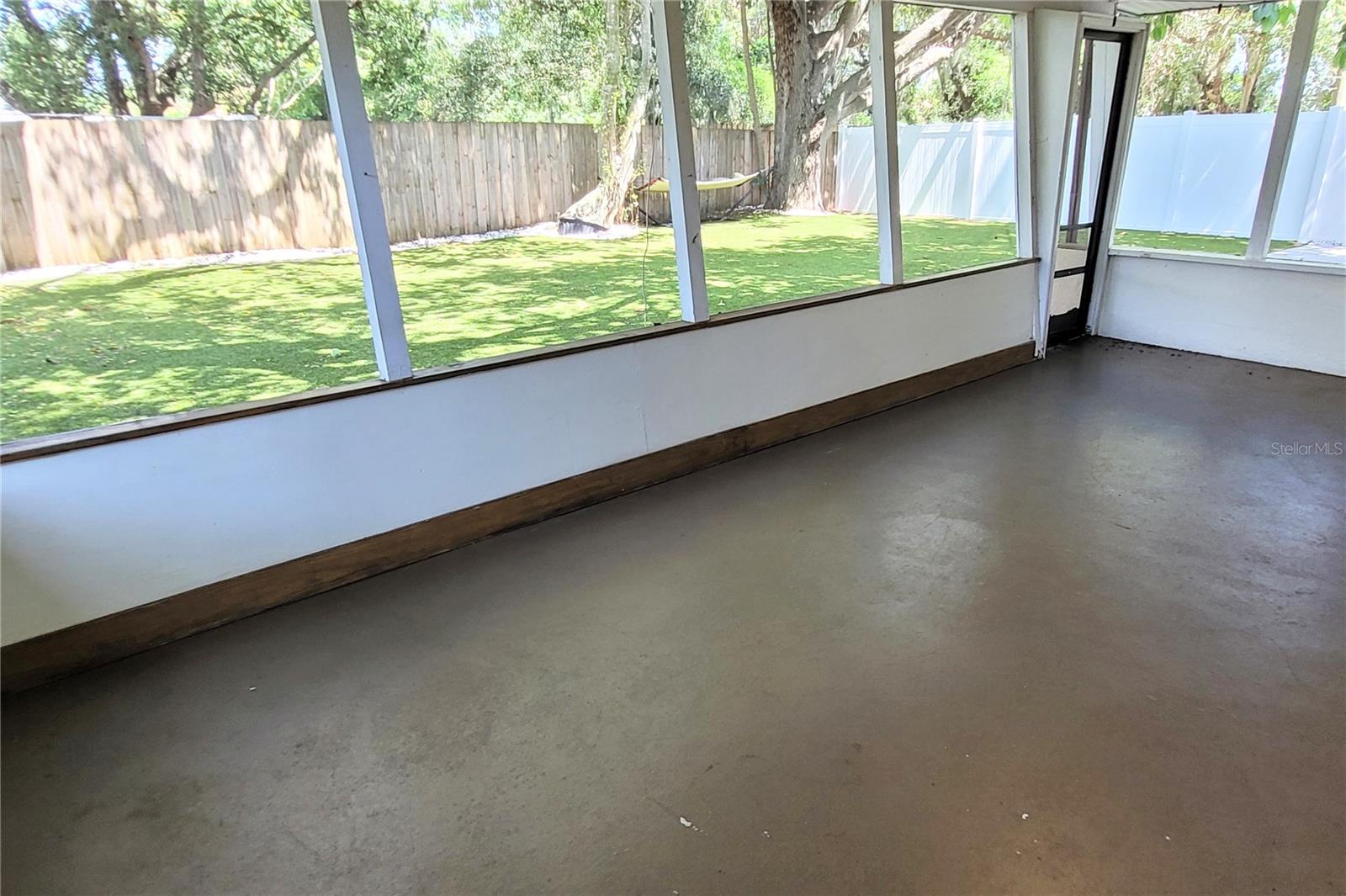2975 LOUISE ST — photo 30