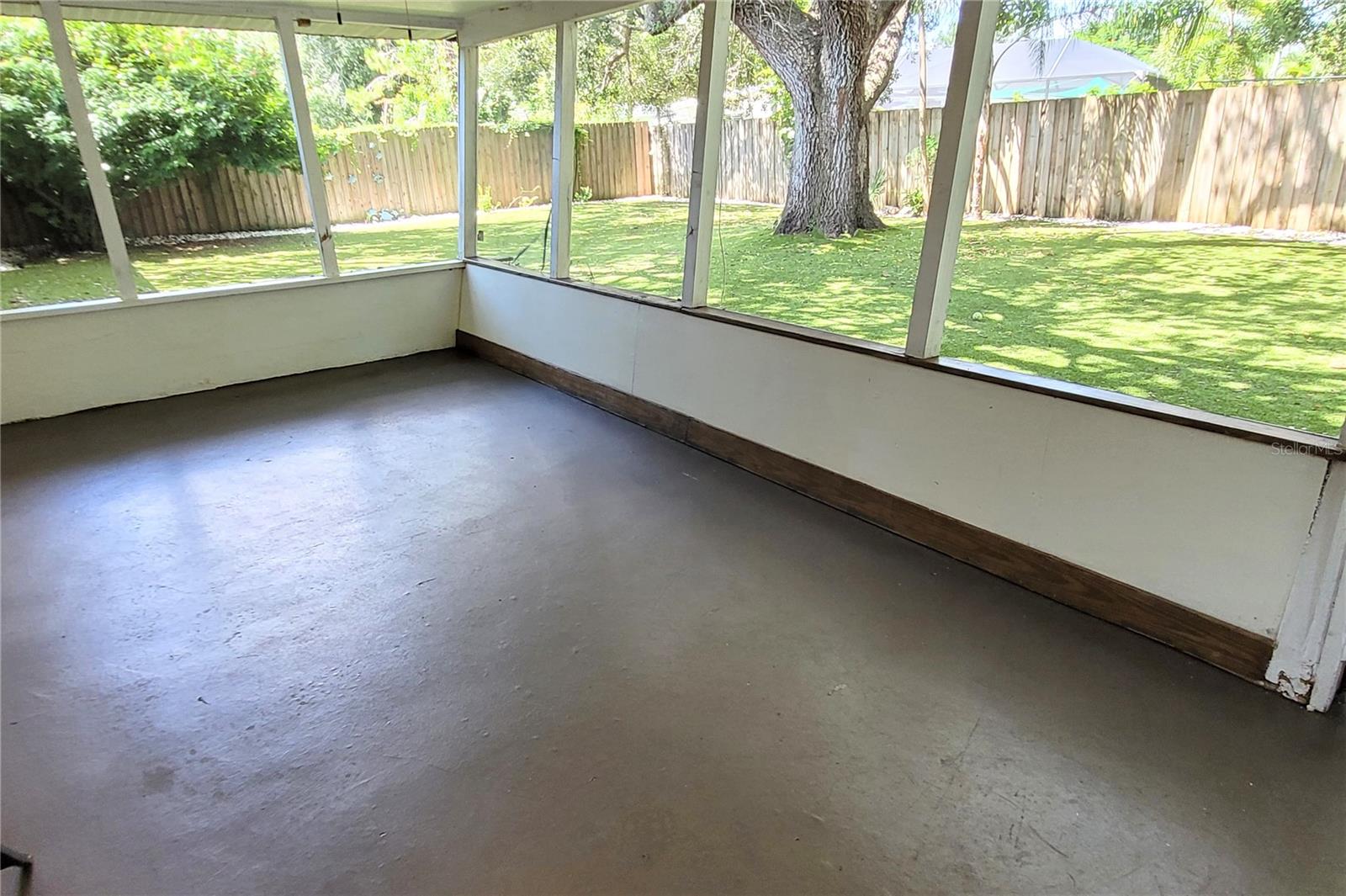 2975 LOUISE ST — photo 31