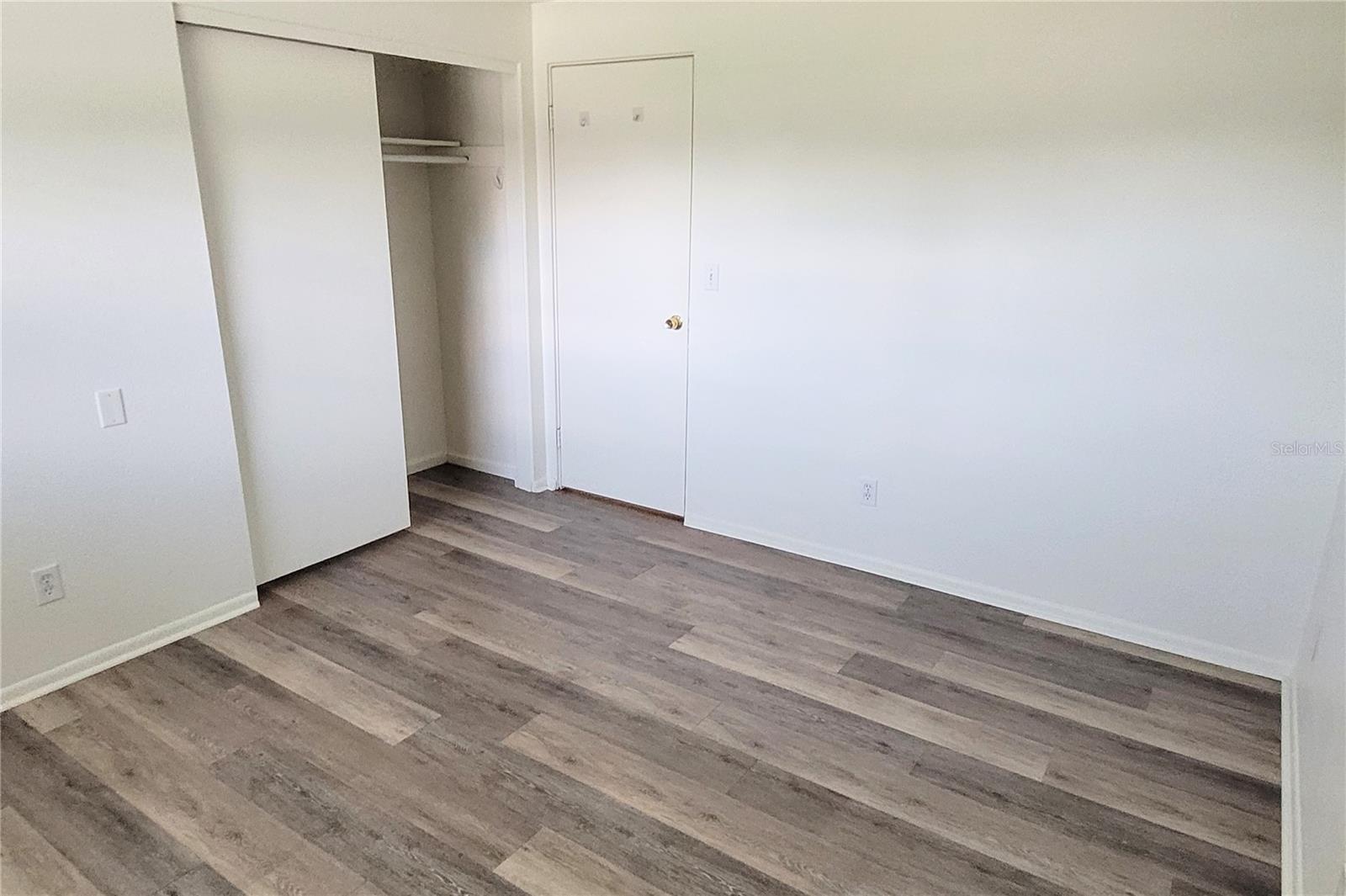 2975 LOUISE ST — photo 21