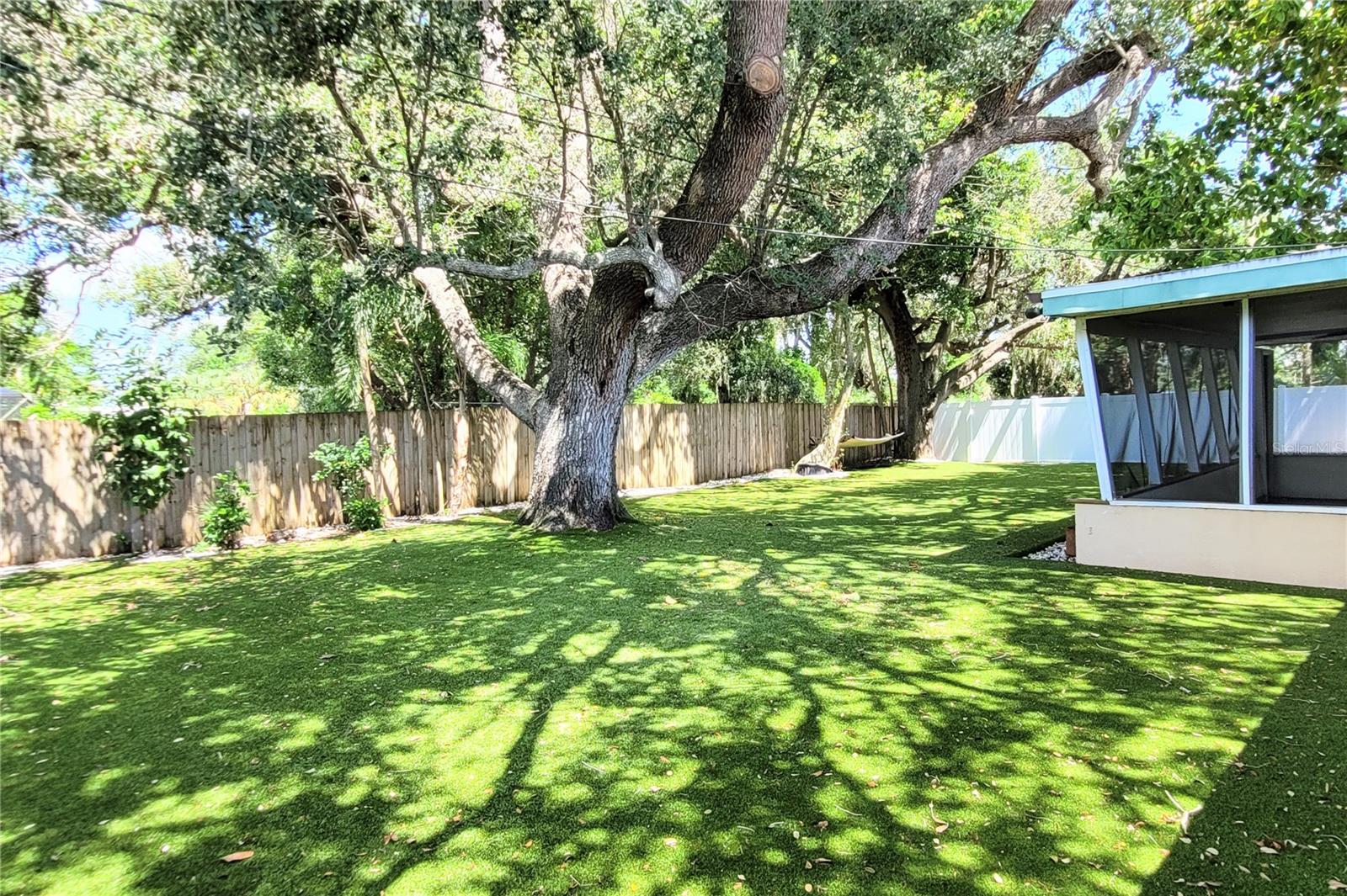 2975 LOUISE ST — photo 38