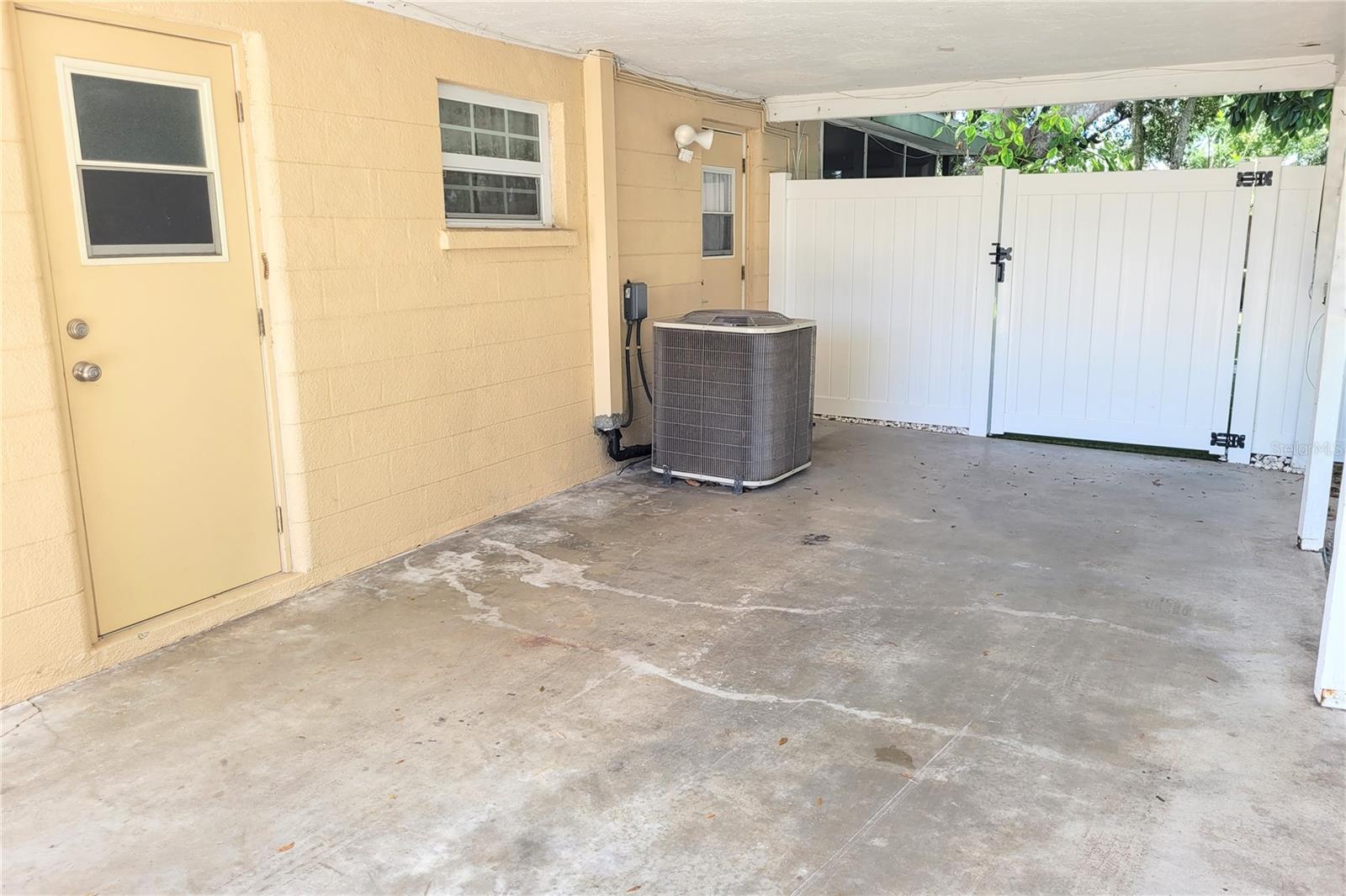 2975 LOUISE ST — photo 42