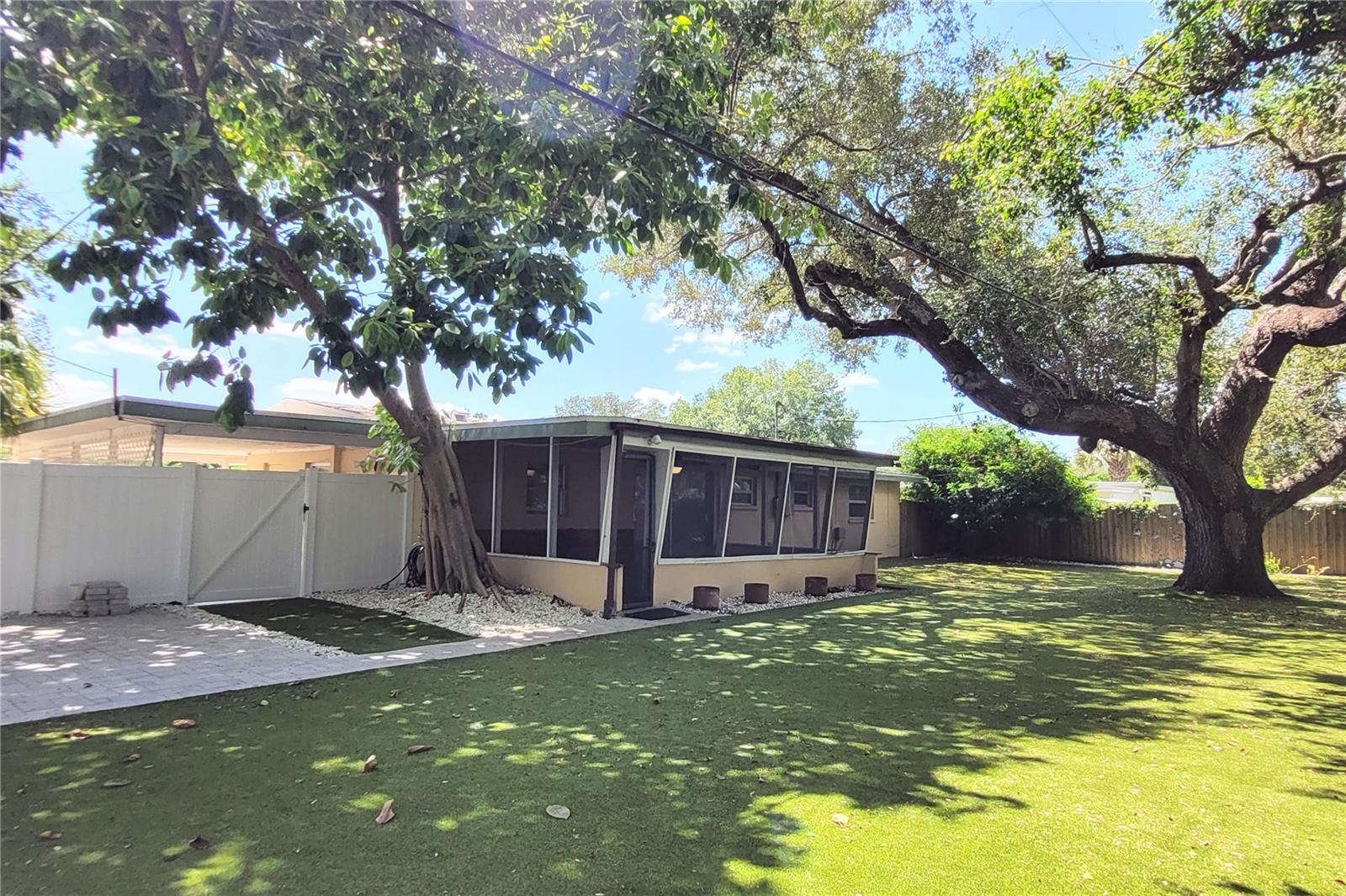2975 LOUISE ST — photo 37
