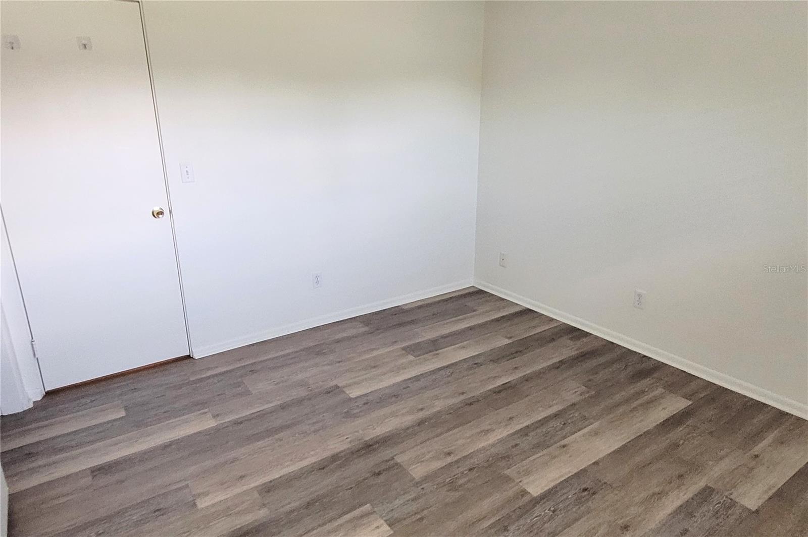 2975 LOUISE ST — photo 22