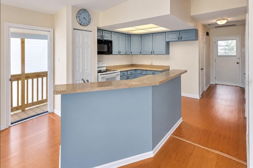 14217 HENDRY CT — photo 12