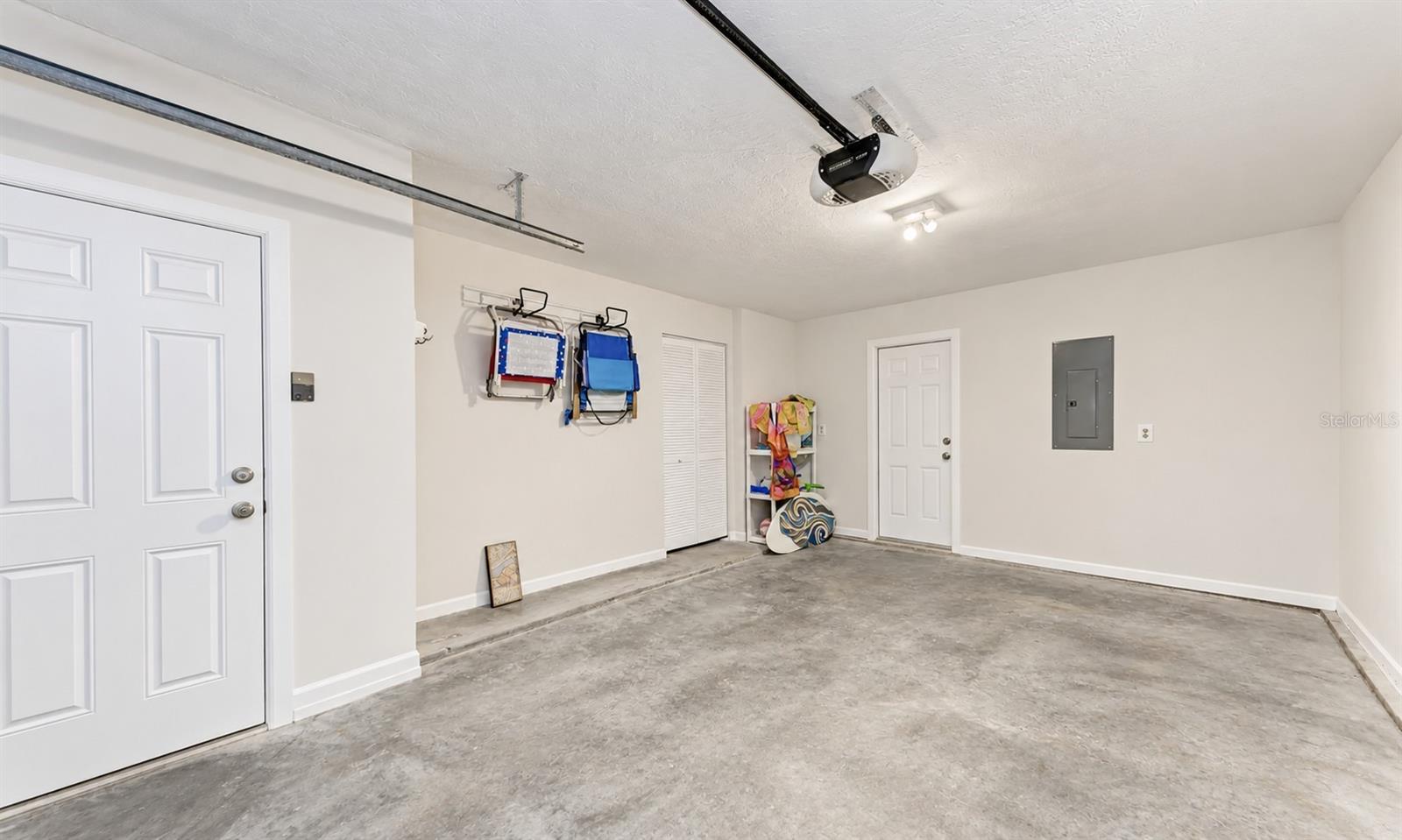 6840 MIDNIGHT PASS RD — photo 39