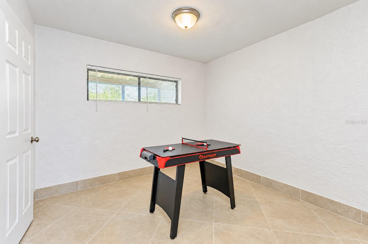 6840 MIDNIGHT PASS RD — photo 33