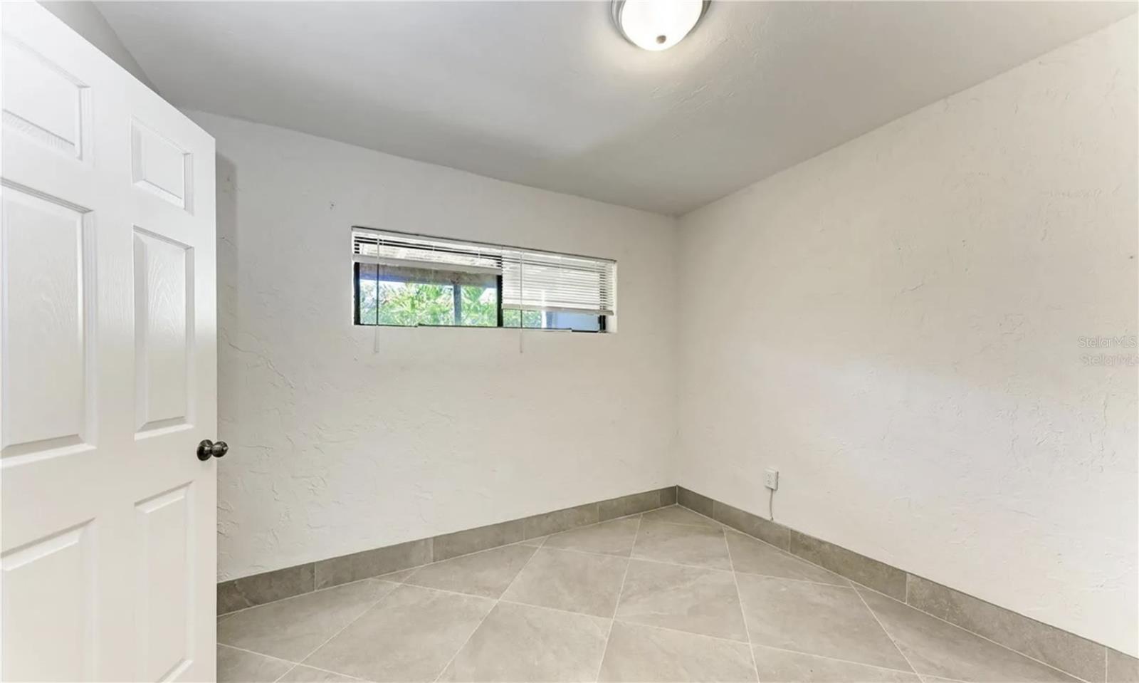 6840 MIDNIGHT PASS RD — photo 34