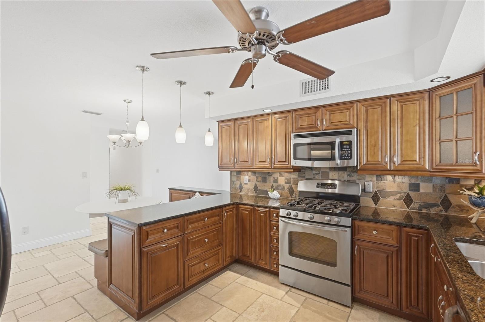 542 59TH WAY S — photo 9