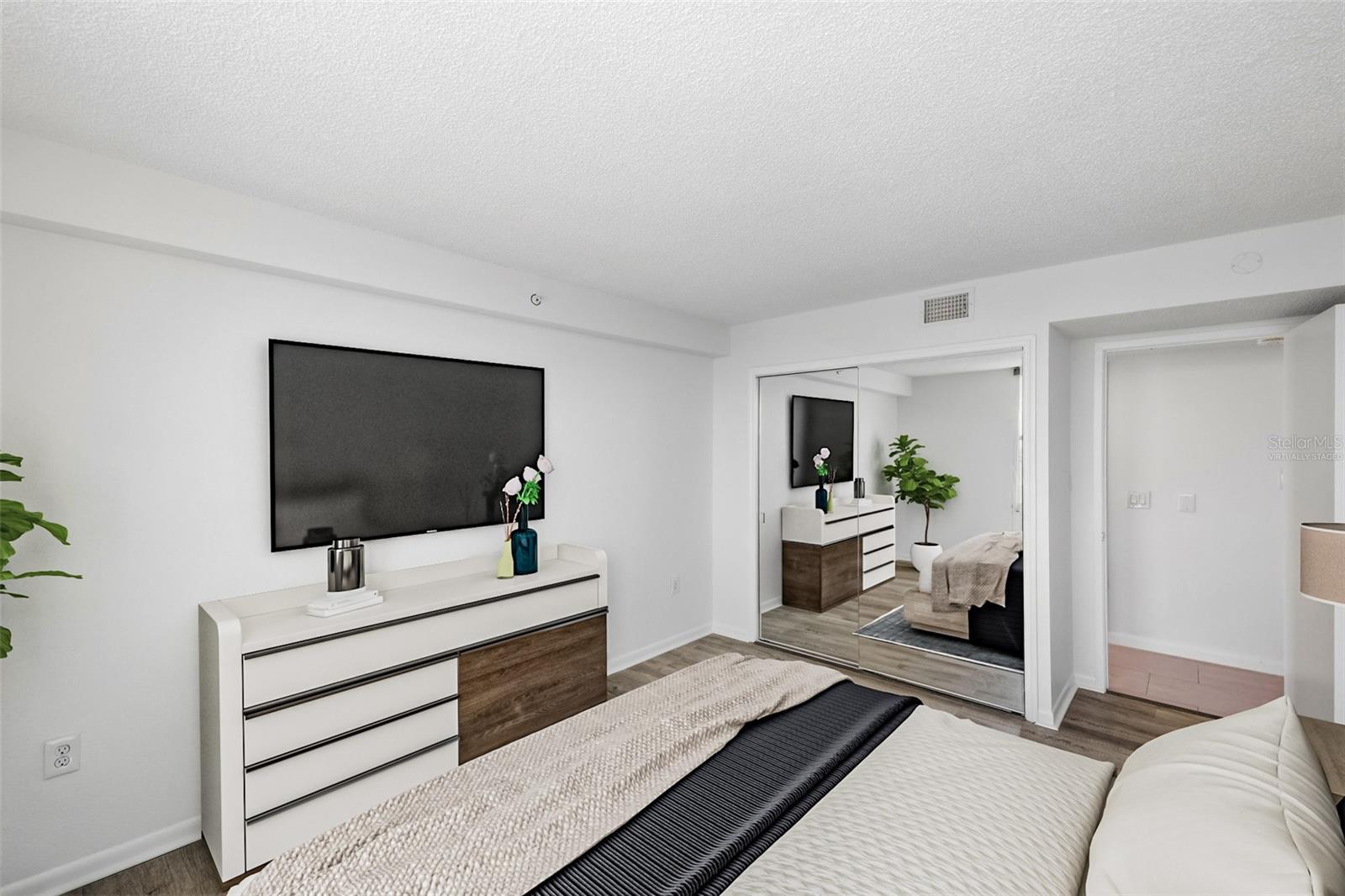 400 ISLAND WAY #701 — photo 23