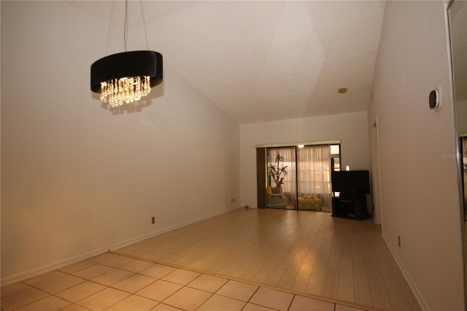2084 SUNSET GROVE LN — photo 3