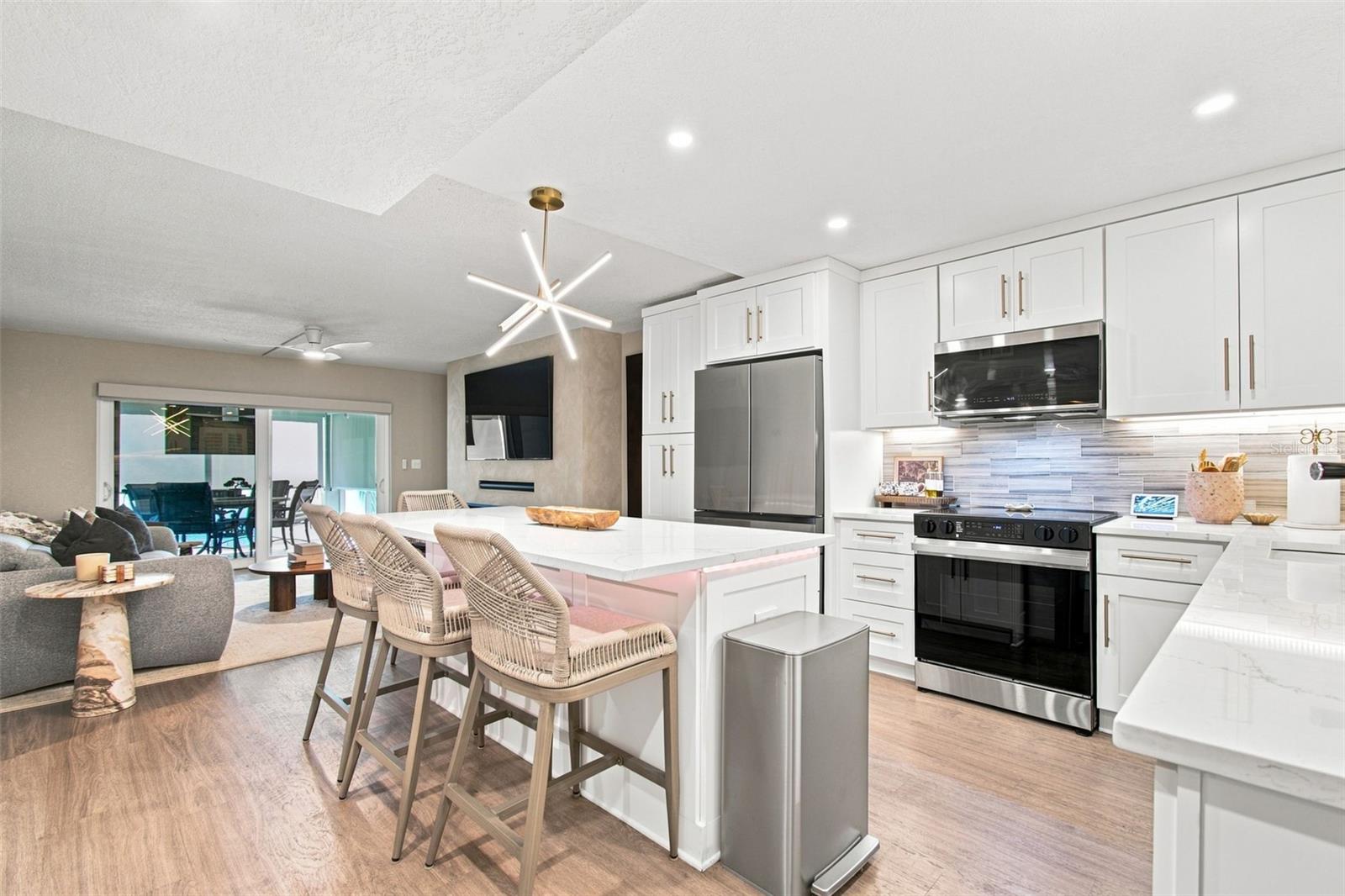 17035 GULF BLVD #122 — photo 3
