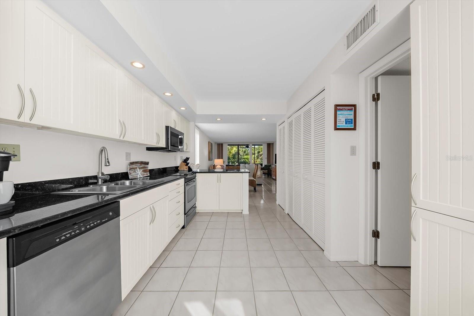 843 BAYPORT WAY #843 — photo 41