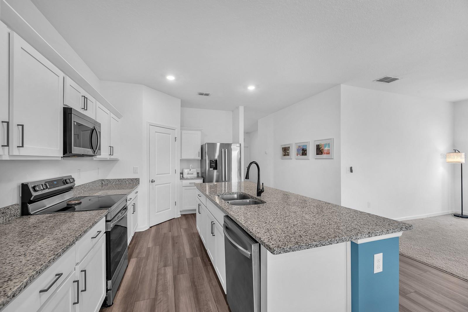 2280 HARRIS HAWK AVE — photo 9