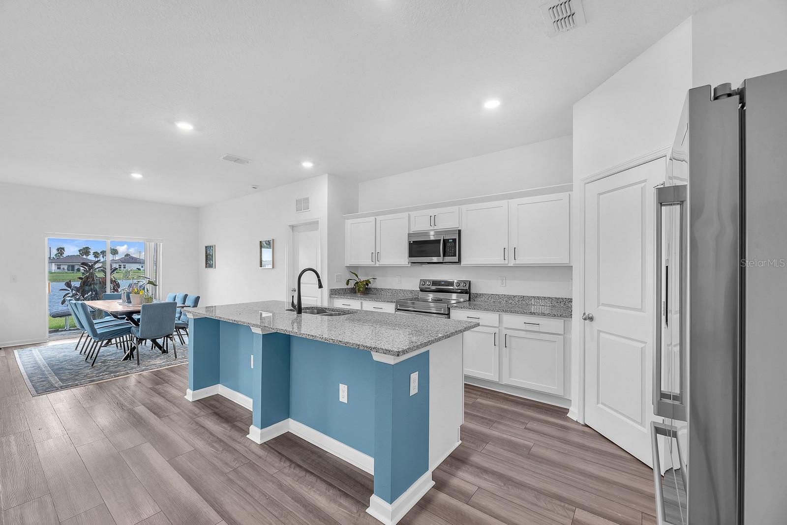 2280 HARRIS HAWK AVE — photo 5