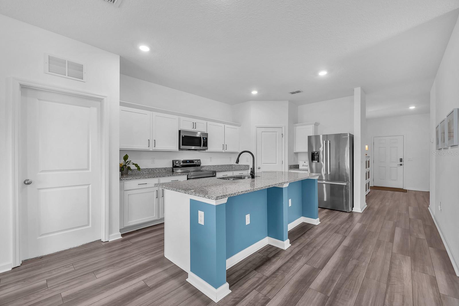 2280 HARRIS HAWK AVE — photo 7