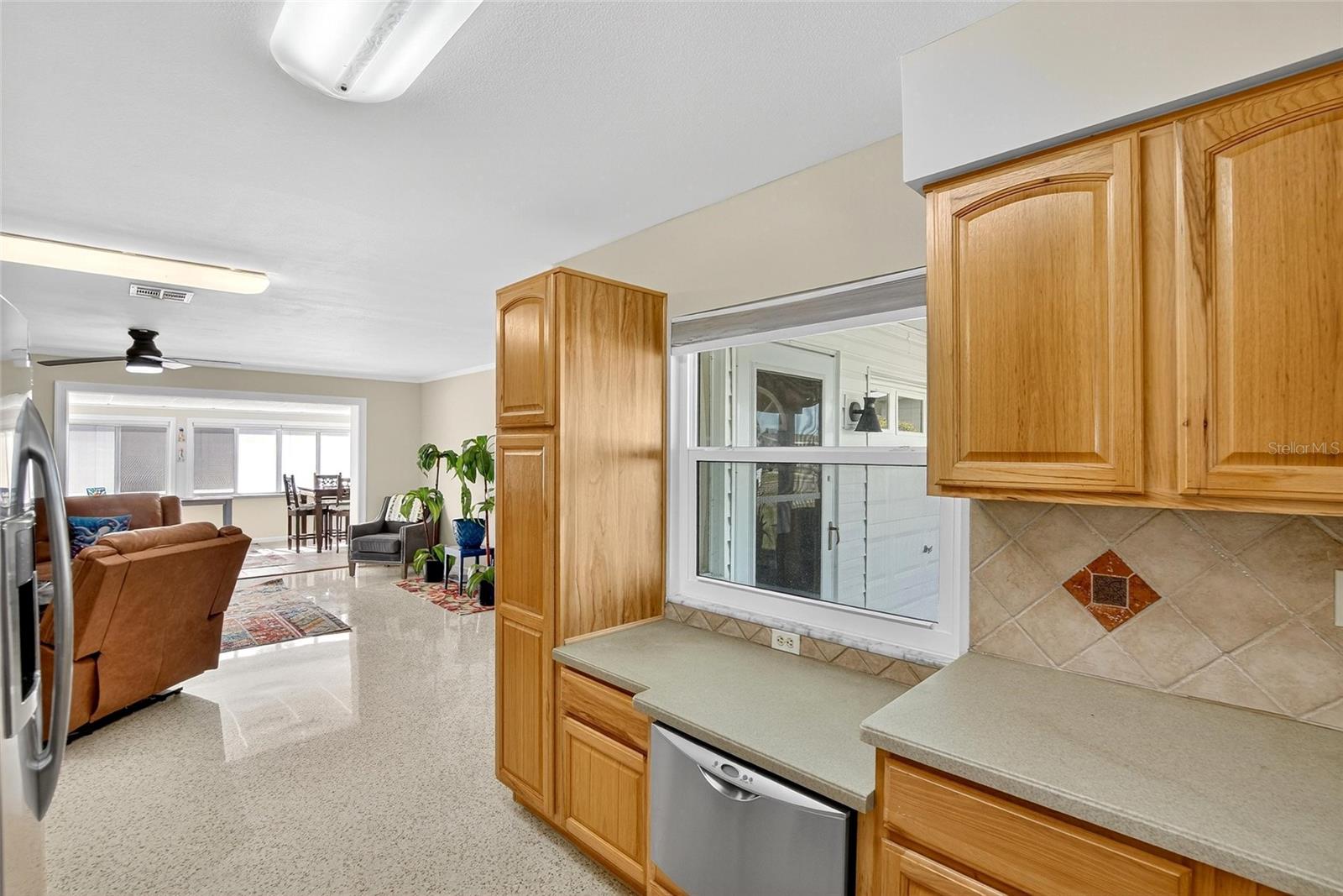1210 BEACH BLVD — photo 8