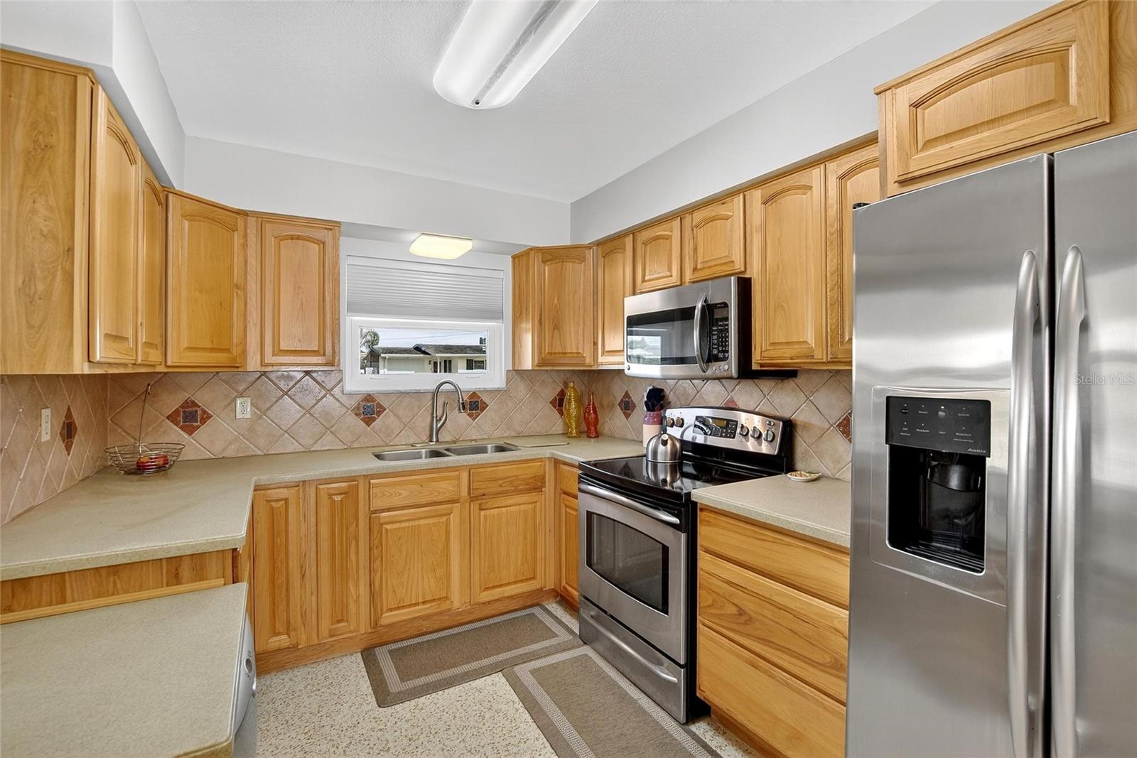 1210 BEACH BLVD — photo 7
