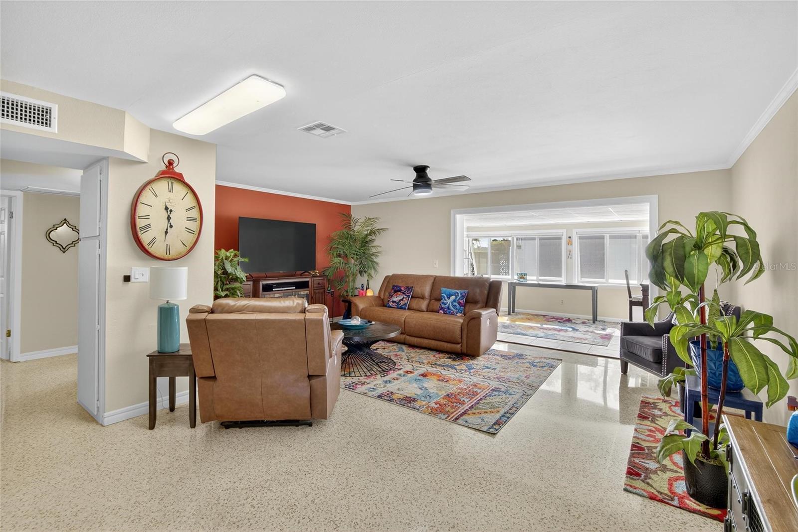 1210 BEACH BLVD — photo 4