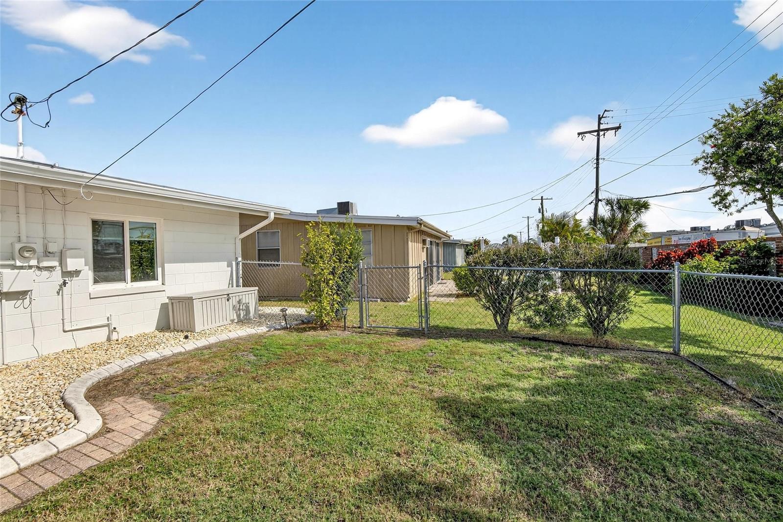 1210 BEACH BLVD — photo 23