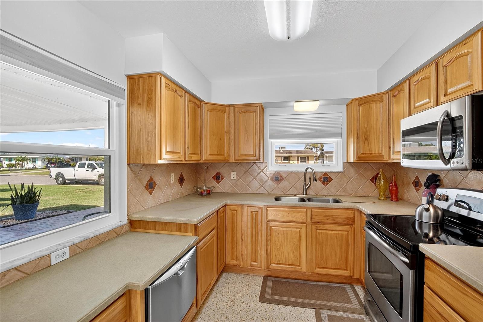 1210 BEACH BLVD — photo 6