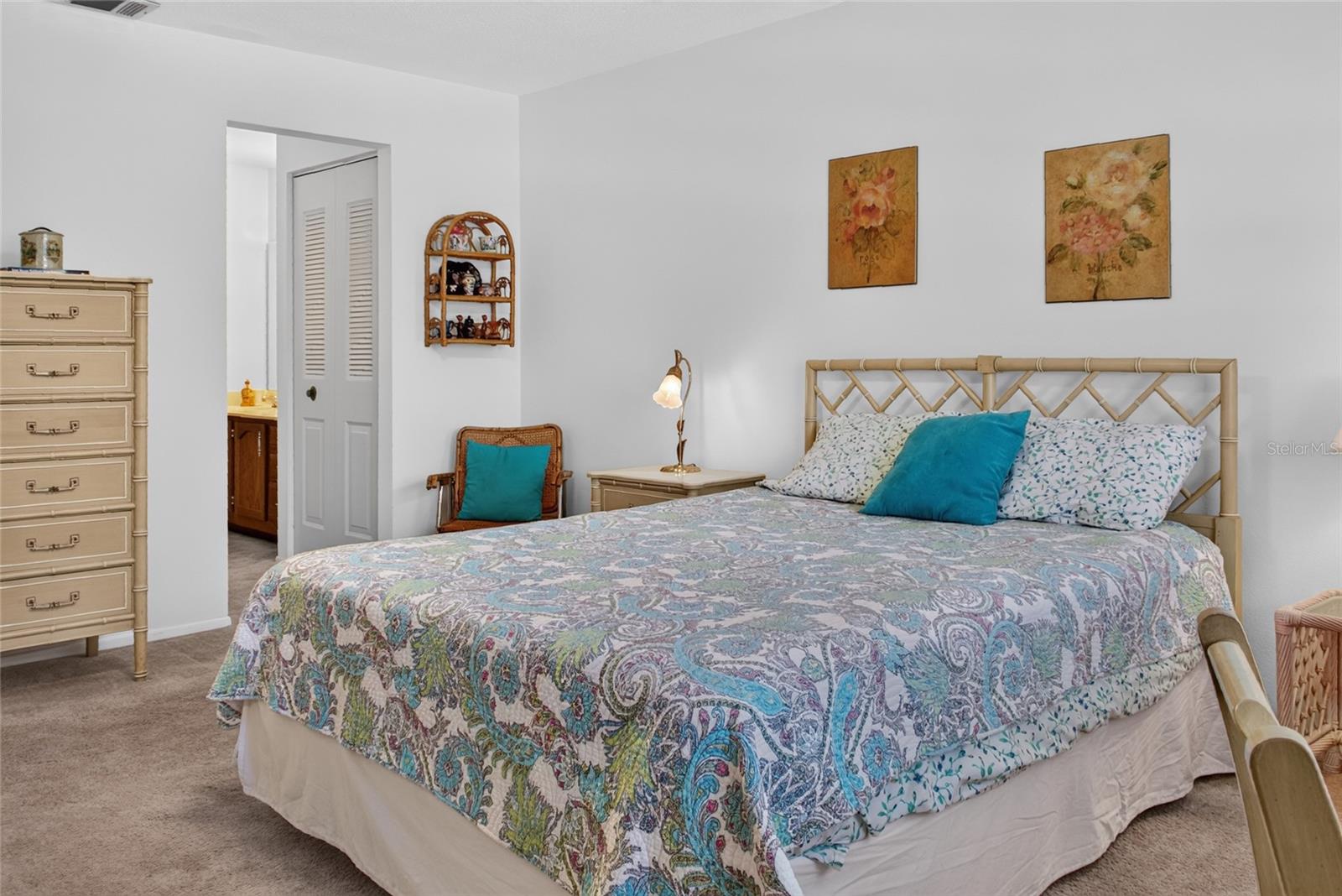 360 THREE LAKES LN #H — photo 17