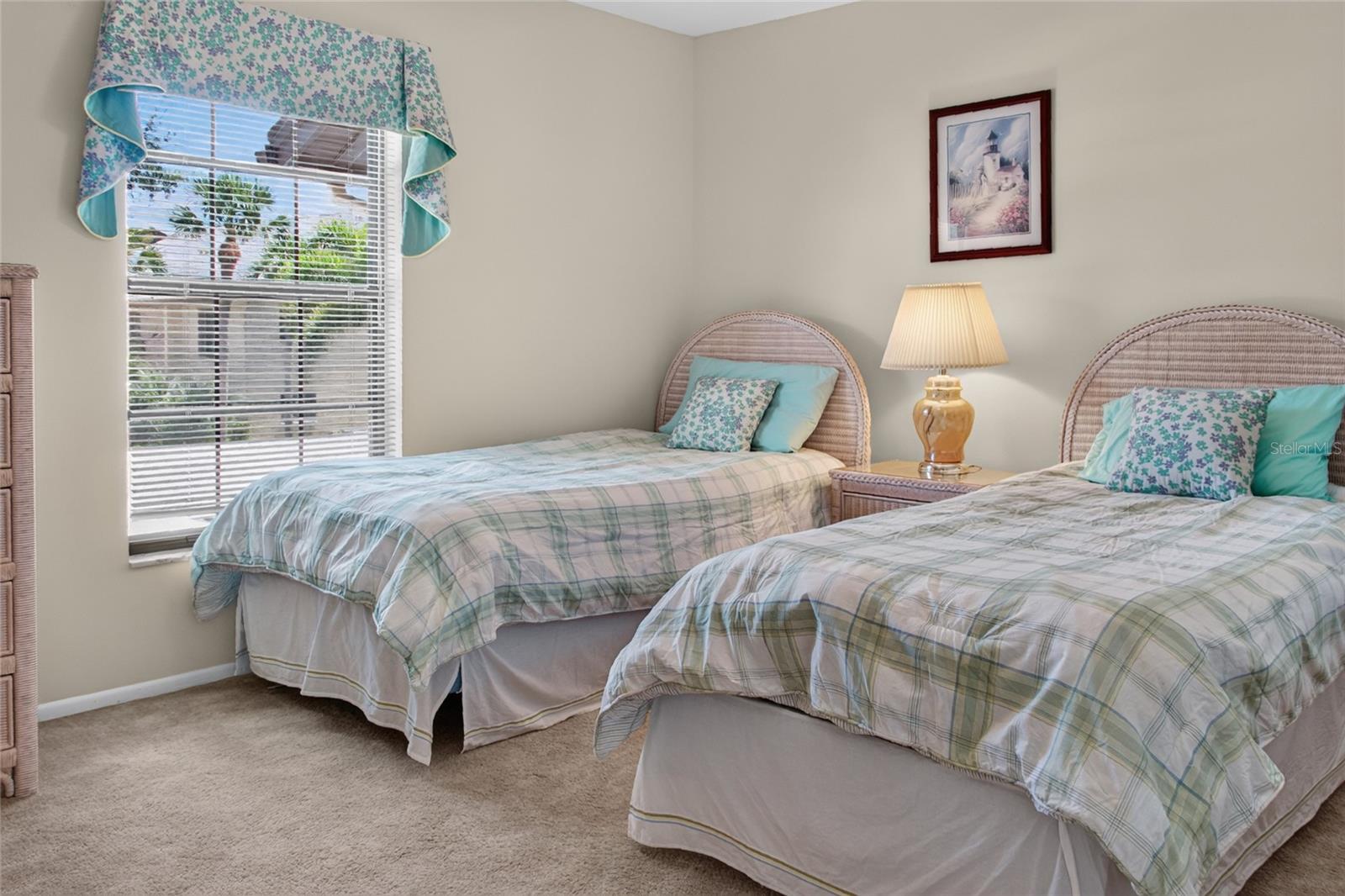 360 THREE LAKES LN #H — photo 23