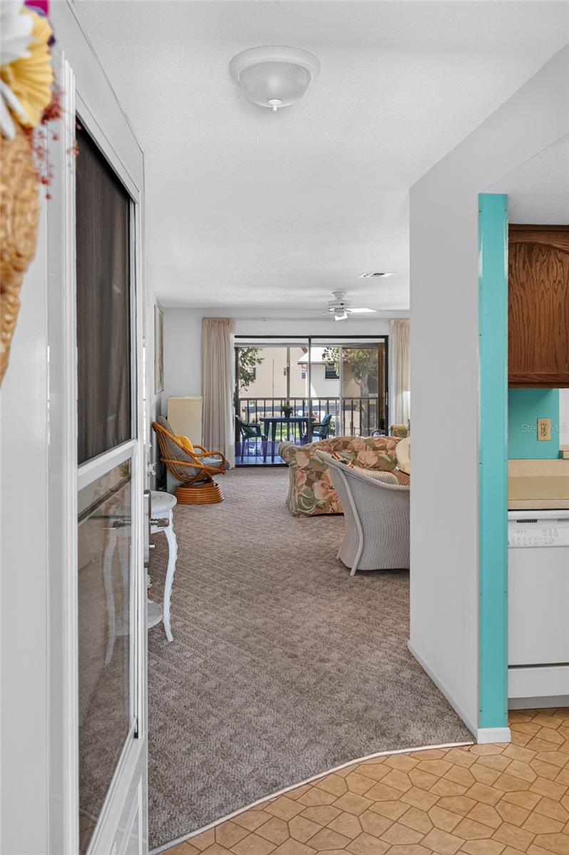 360 THREE LAKES LN #H — photo 8