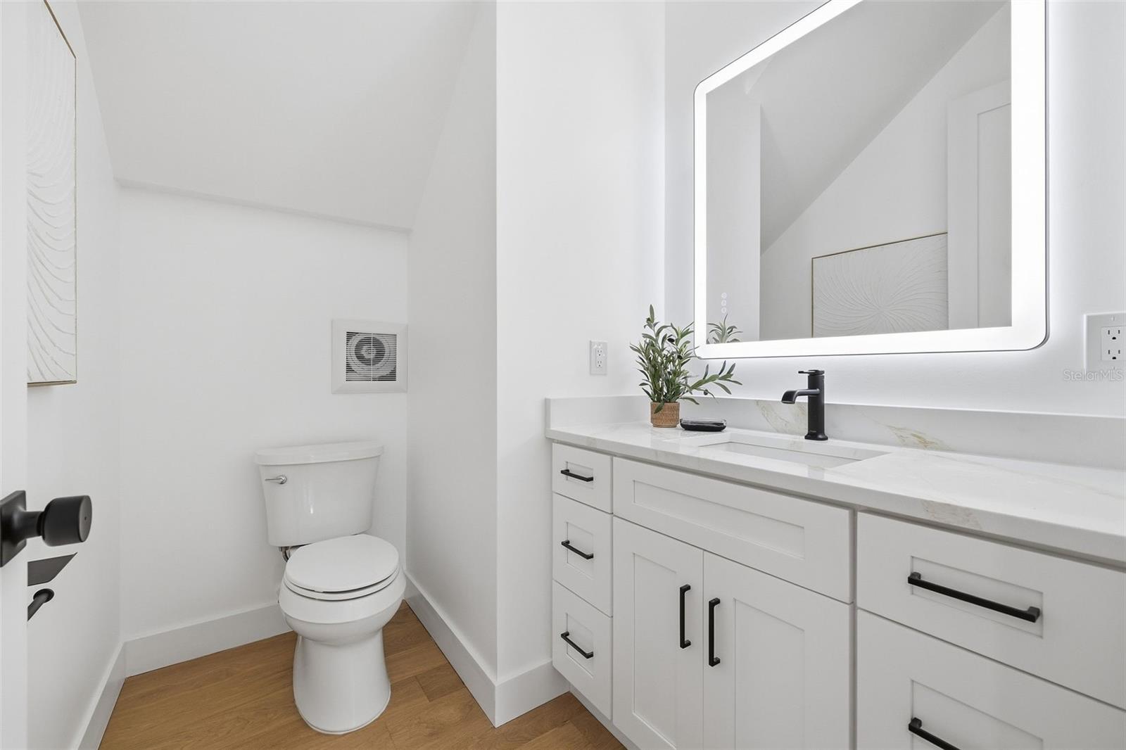 307 W JEAN ST — photo 17