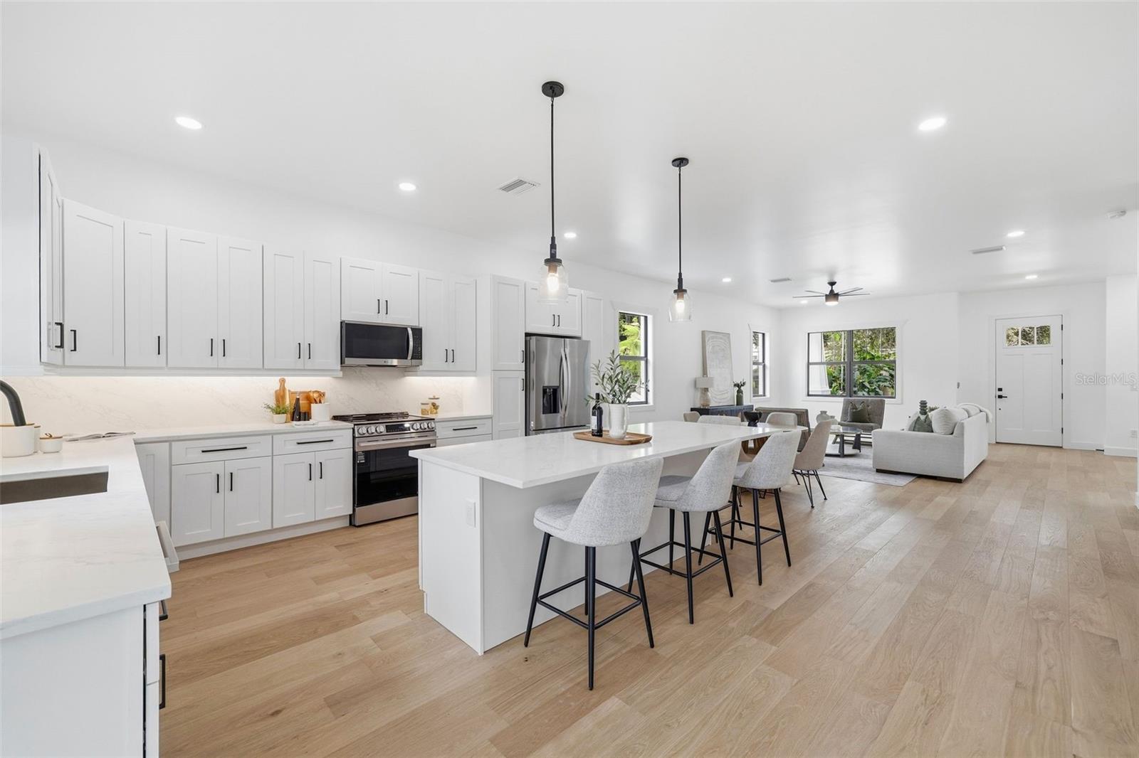 307 W JEAN ST — photo 13