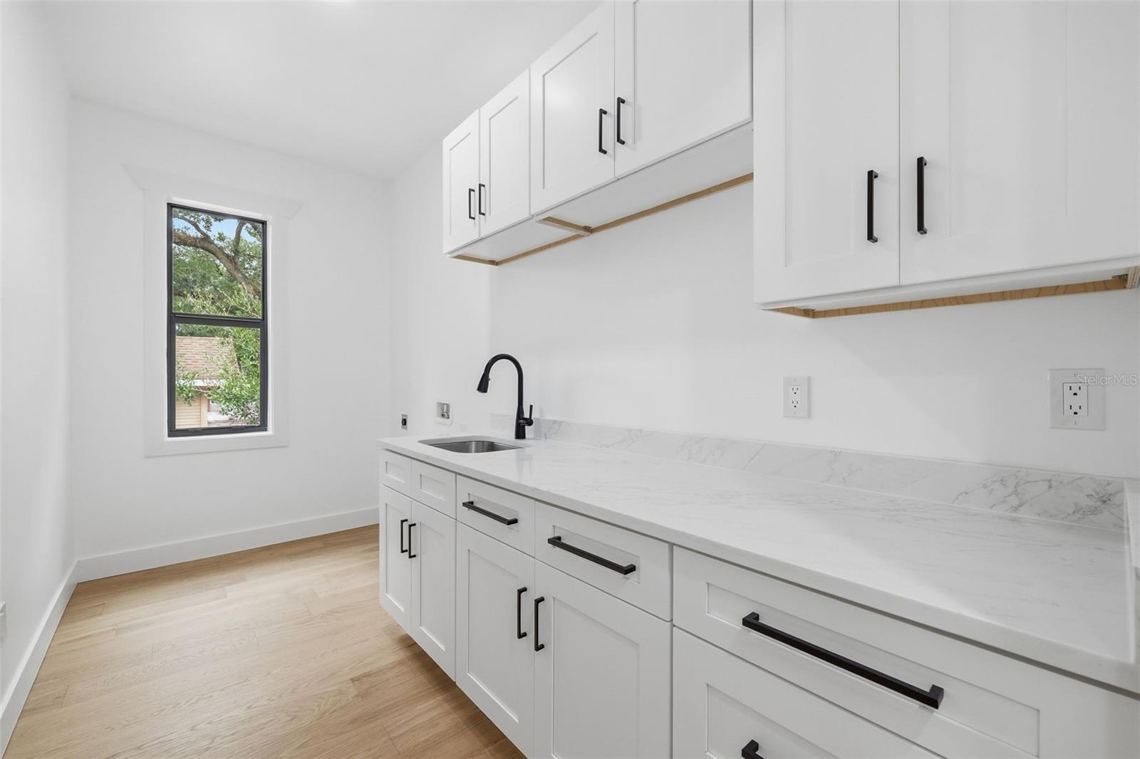 307 W JEAN ST — photo 26